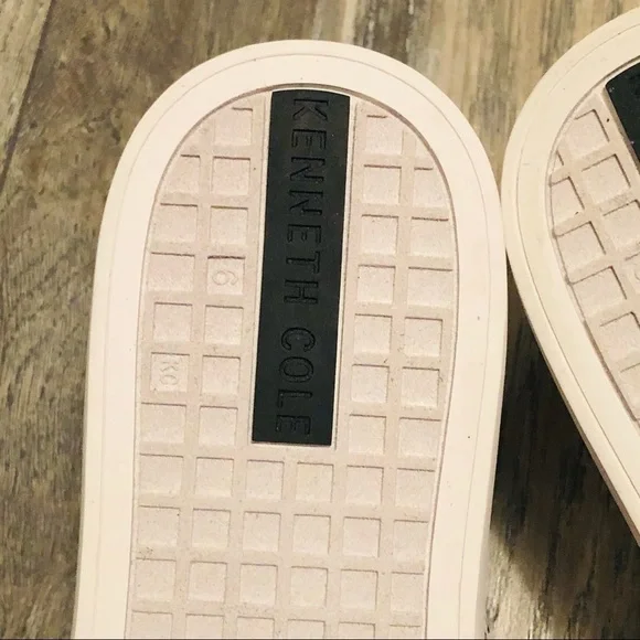 NWOB Kenneth Cole Floral Mara Slip-On Sneakers - Picture 11 of 12